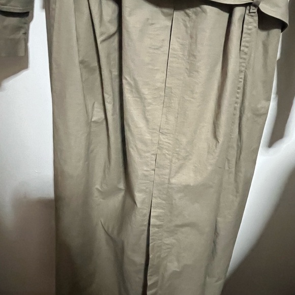 Burberrys Tan Trench Coat - Picture 11 of 13